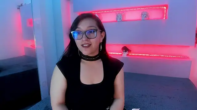 Snapshot of Skye_bluee_ chatting on October 1, 3:22 am Skye bluee online show from October 1, 3:22 am