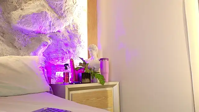 danna dusky online show from March 8, 10:29 am