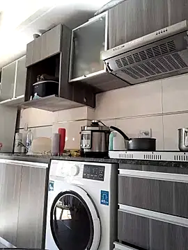 Danielaeliana online show from November 26, 7:03 pm