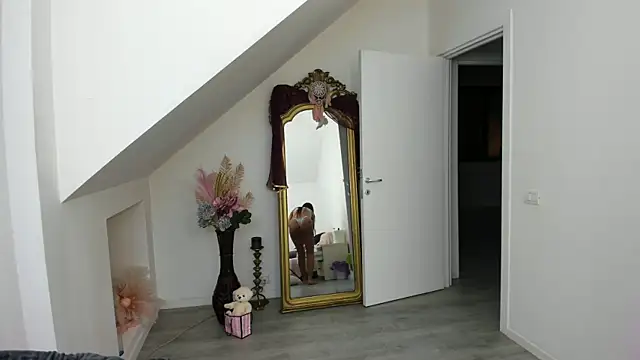 Ranya Evy online show from March 26, 4:16 pm