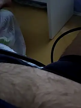 Snapshot of t-dog26 chatting on September 27, 3:01 am t-dog26 online show from September 27, 3:01 am