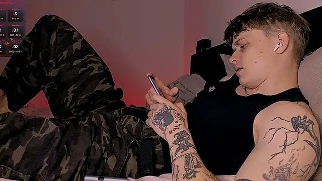 TalkingHead 0  online show from March 22, 5:47 pm