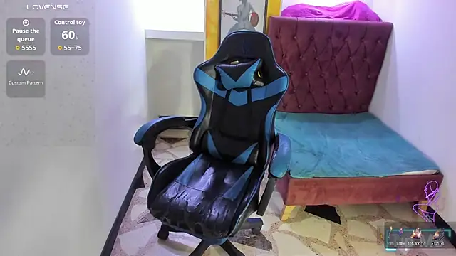 alison moon7 online show from December 2, 12:29 pm