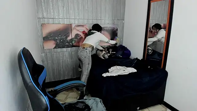 alison moon7 online show from October 2, 12:08 pm