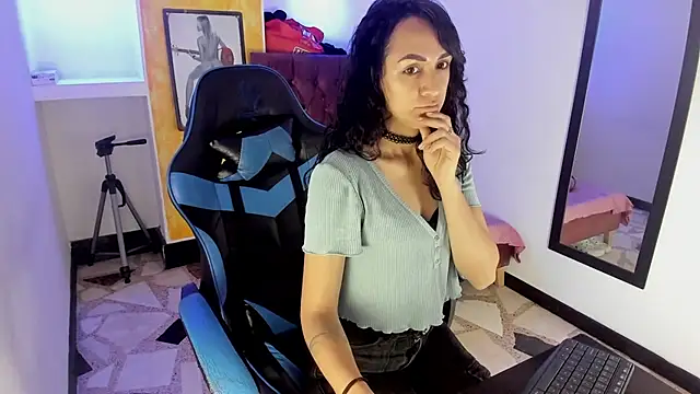 alison moon7 online show from October 24, 11:42 am