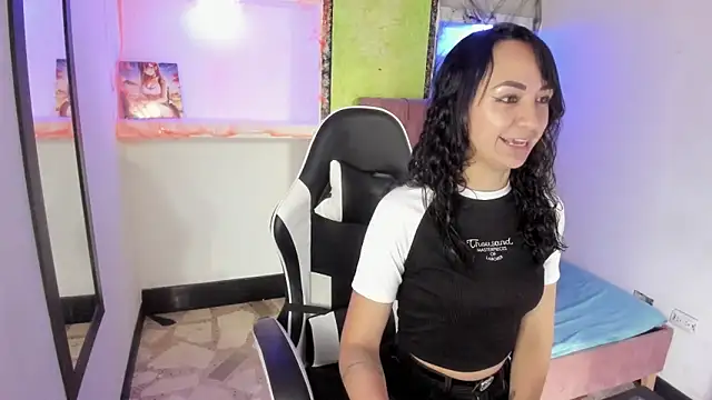 alison moon7 online show from October 25, 12:17 pm