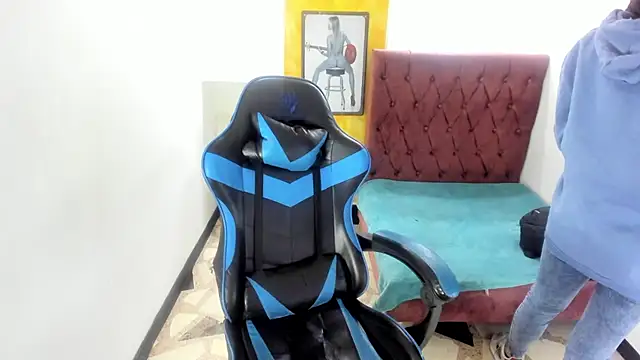 alison moon7 online show from November 12, 11:47 am