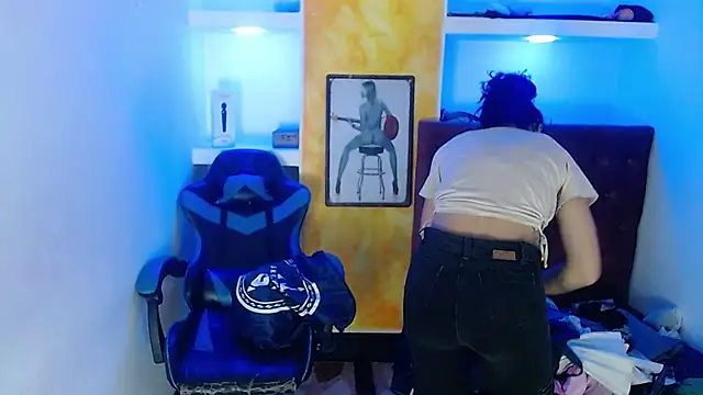 alison moon7 online show from September 18, 1:47 pm