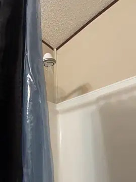 lillylooney online show from October 16, 5:05 am