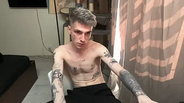 davesinner online show from April 15, 8:42 am