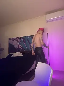 davesinner online show from February 17, 11:24 pm