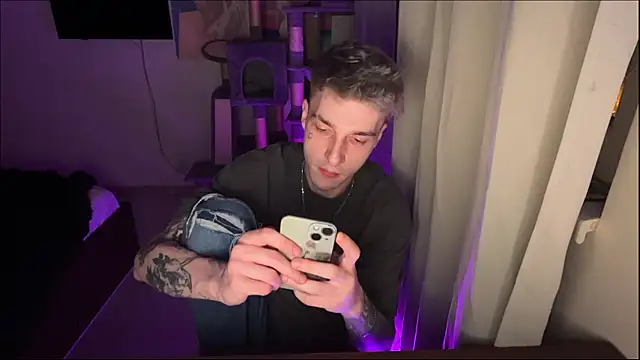 davesinner online show from April 6, 7:26 pm