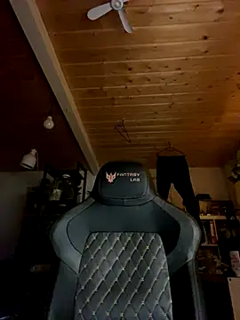 JohnDrippingCum online show from October 23, 4:44 am