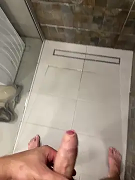 MrZli online show from October 22, 5:45 pm