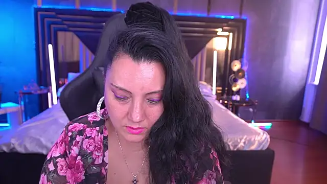 Snapshot of ValeryRosseee chatting on September 9, 6:56 am ValeryRosseee online show from September 9, 6:56 am