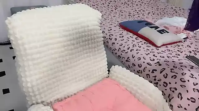 Xiali-166 online show from October 25, 11:31 am