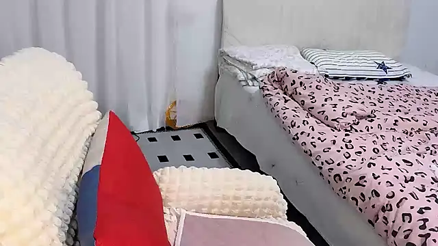 Xiali-166 online show from October 28, 4:17 pm