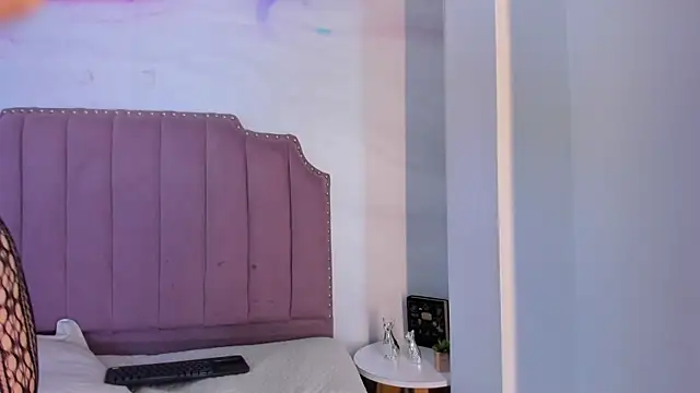 Roxy Medina online show from March 27, 3:48 am