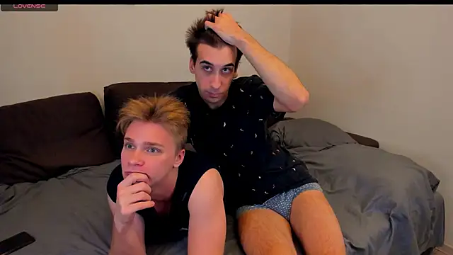 Snapshot of LawrenceMiles chatting on October 23, 8:18 pm LawrenceMiles online show from October 23, 8:18 pm