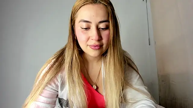 Snapshot of min-ji chatting on October 11, 6:09 pm min-ji online show from October 11, 6:09 pm