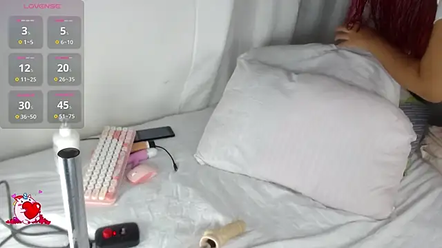 Brianna22  online show from September 18, 3:42 am