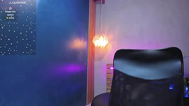 Daiisy kiss online show from November 27, 7:25 pm