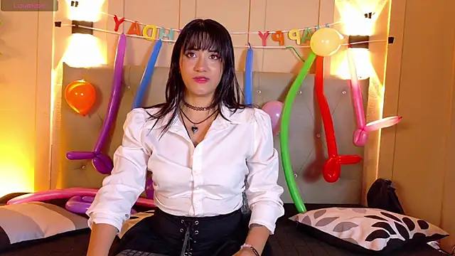 Snapshot of Daiisy_kiss chatting on May 13, 1:29 pm Daiisy kiss online show from May 13, 1:29 pm