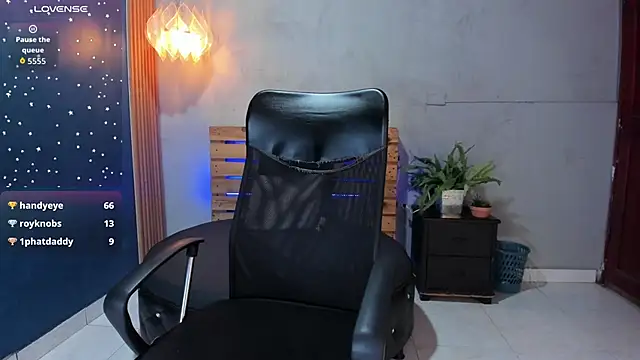 Daiisy kiss online show from November 5, 8:23 pm