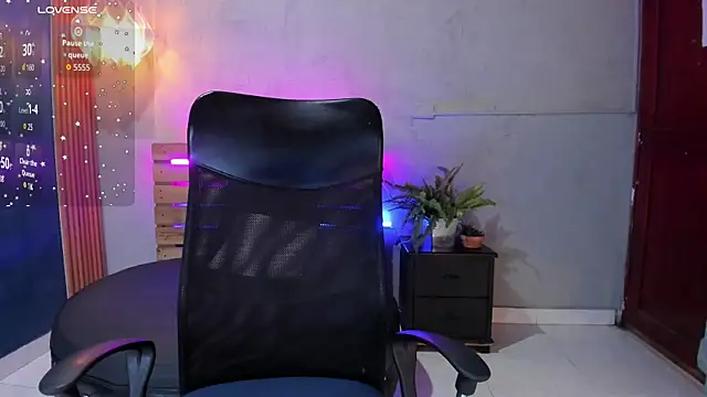 Daiisy kiss online show from November 26, 7:25 pm