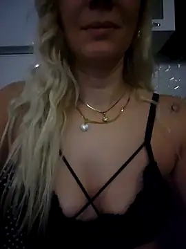 Snapshot of papatya3 chatting on November 22, 9:57 pm papatya3 online show from November 22, 9:57 pm