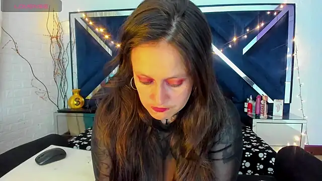 Snapshot of Morana__Hot chatting on November 11, 4:51 am Morana Hot online show from November 11, 4:51 am