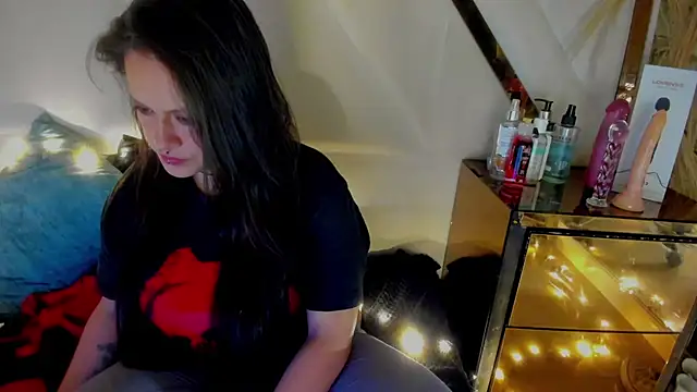 Snapshot of Morana__Hot chatting on November 16, 4:50 am Morana Hot online show from November 16, 4:50 am