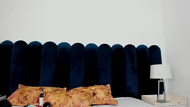 Snapshot of EmilyHanks_ chatting on November 28, 11:38 pm EmilyHanks online show from November 28, 11:38 pm