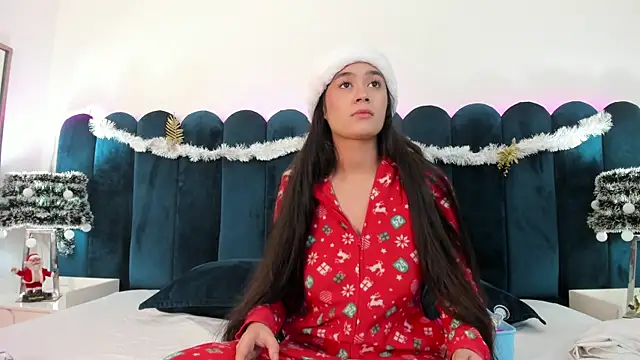 EmilyHanks  online show from December 20, 11:51 pm