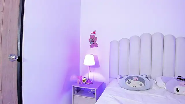 SofieBunnie online show from December 16, 10:14 pm