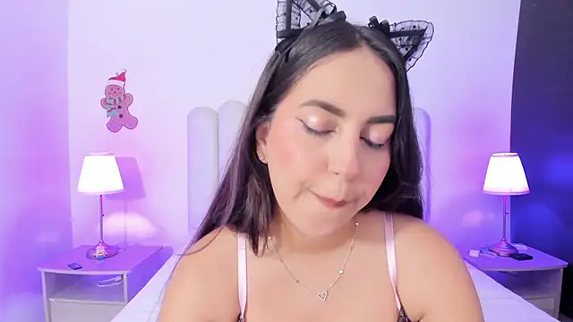 SofieBunnie online show from April 6, 11:39 pm