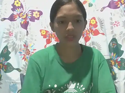 Snapshot of preggymom19 chatting on September 18, 3:20 am preggymom19 online show from September 18, 3:20 am