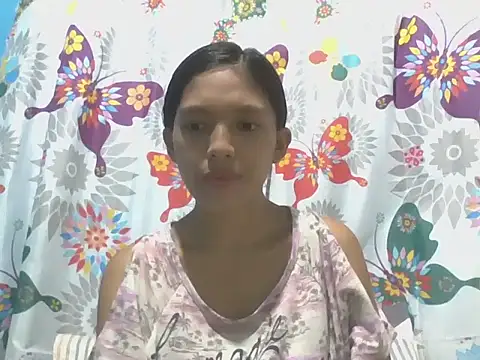 Snapshot of preggymom19 chatting on September 19, 3:32 am preggymom19 online show from September 19, 3:32 am
