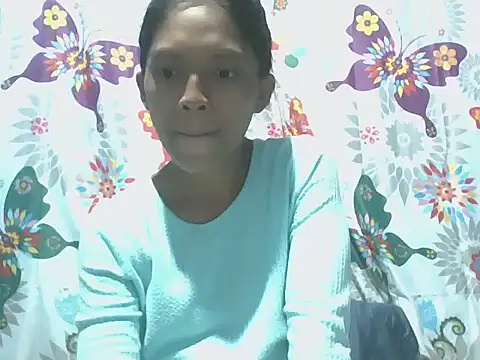 Snapshot of preggymom19 chatting on October 8, 2:13 am preggymom19 online show from October 8, 2:13 am