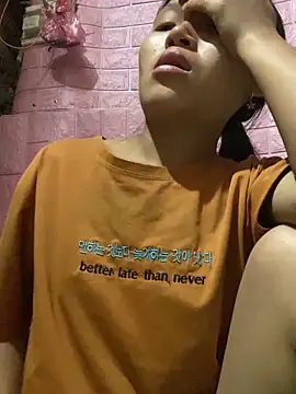 milo bae online show from April 14, 10:59 pm