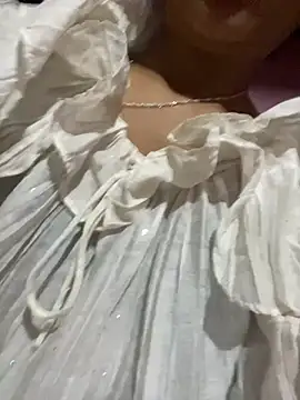 milo bae online show from March 21, 12:01 am