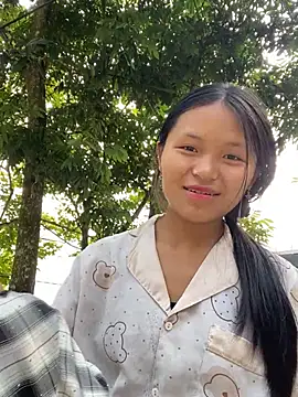 milo bae online show from April 13, 1:31 am