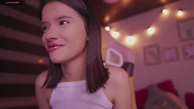 Snapshot of Lana_Dreams_ chatting on November 15, 12:14 am Lana Dreams online show from November 15, 12:14 am