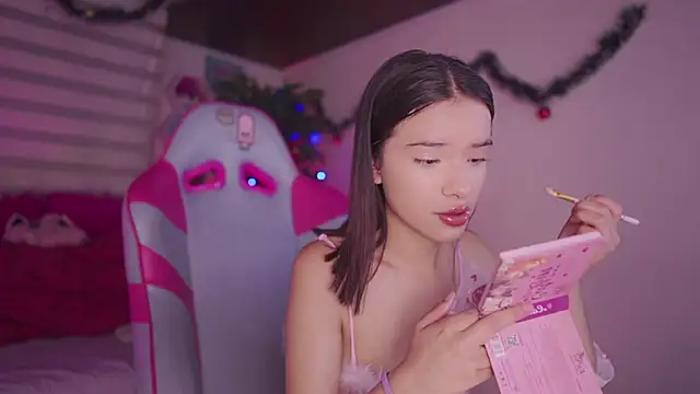 Lana Dreams  online show from December 19, 1:09 am