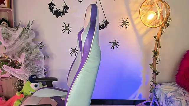 Snapshot of Lana_Dreams_ chatting on October 28, 12:00 am Lana Dreams online show from October 28, 12:00 am