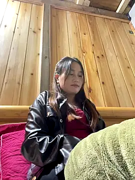 phungtiti online show from December 1, 3:24 pm