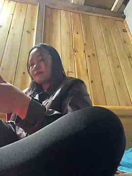 phungtiti online show from March 12, 2:10 pm