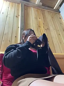 phungtiti online show from March 3, 1:51 pm