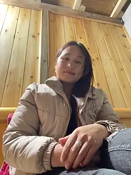 phungtiti online show from March 9, 2:15 am