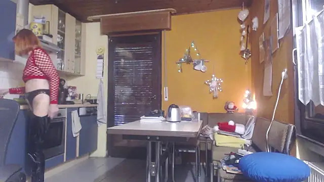 SexySilvie online show from December 18, 2:43 pm